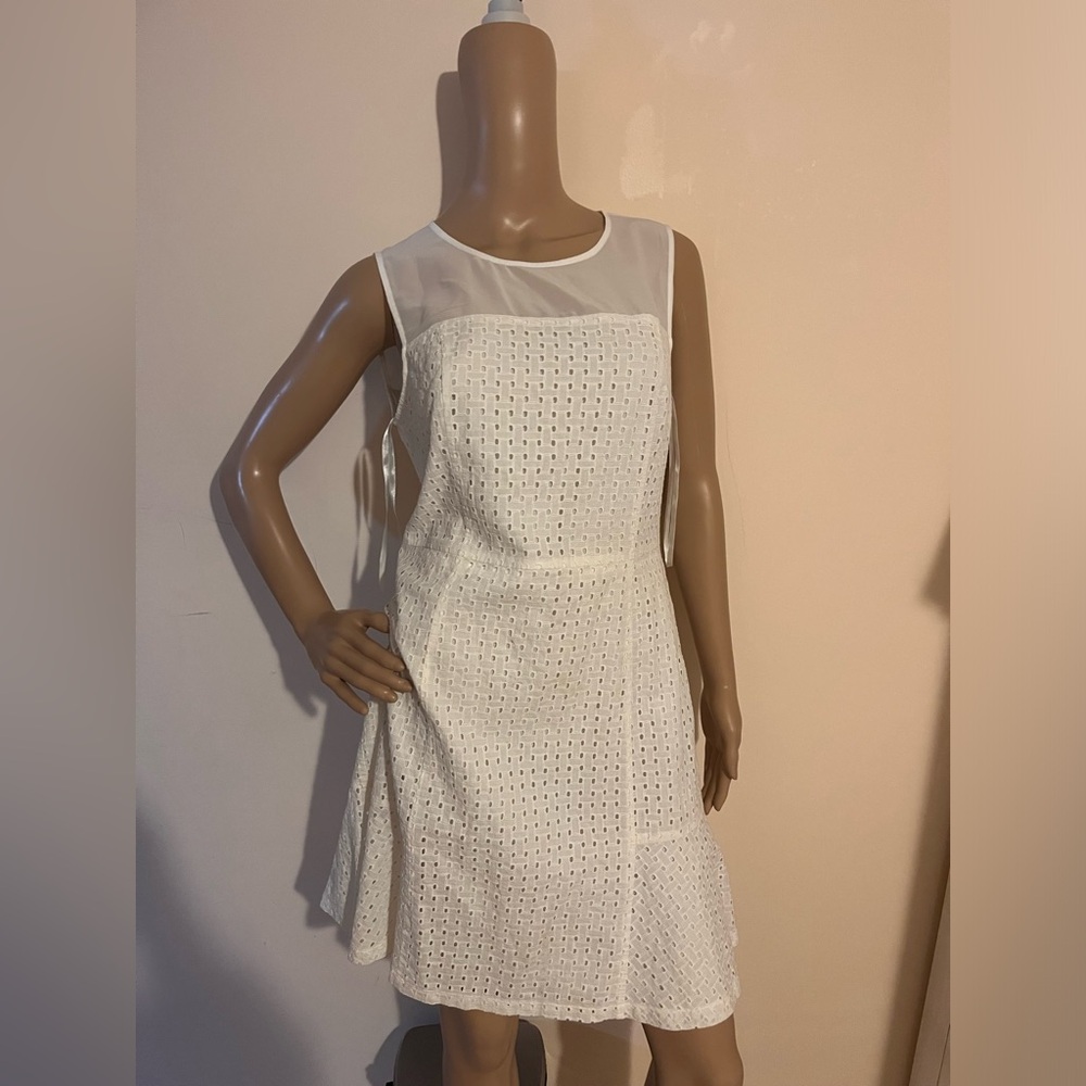DKNY White Midi Dress - (Pristine)( tiny thread pull call out7)